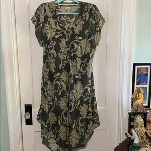 Elegant Green and Cream Floral Dress